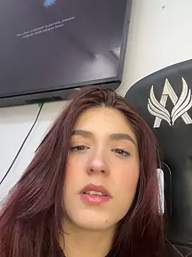 Snapshot of AnnyCherry_ chatting on February 11, 2026, 9:53 pm AnnyCherry online show from February 11, 2026, 9:53 pm