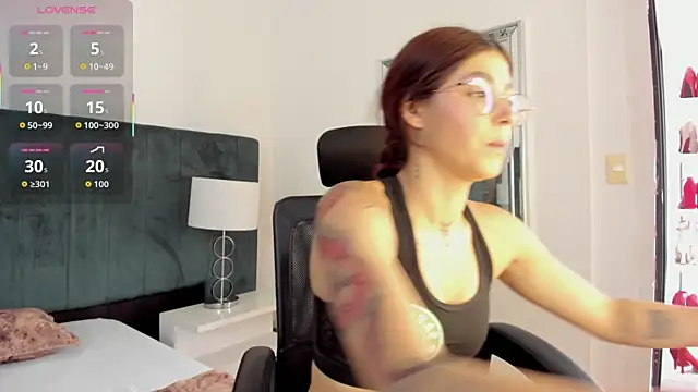 Snapshot of AnnyCherry_ chatting on March 17, 2026, 6:33 pm AnnyCherry online show from March 17, 2026, 6:33 pm