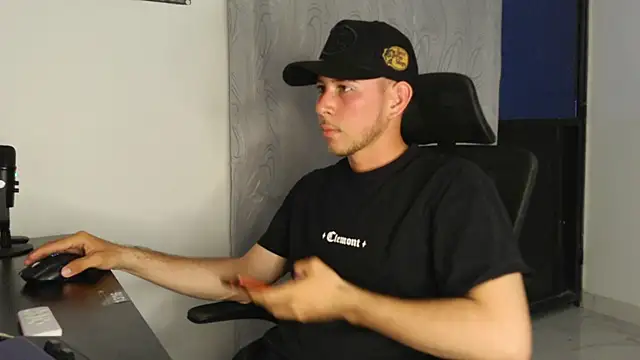 MARTIN ALDEMAR online show from February 10, 2026, 11:53 pm