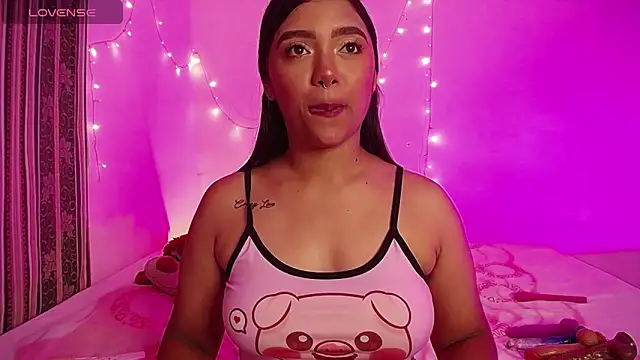 Snapshot of DIANEE_01 chatting on February 2, 2025, 12:19 am DIANEE 01 online show from February 2, 2025, 12:19 am