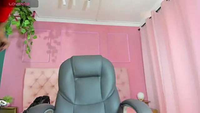 Snapshot of sexual_diamond chatting on June 23, 2026, 1:53 pm sexual diamond online show from June 23, 2026, 1:53 pm