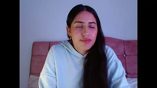 Paris-love online show from October 12, 2025, 4:33 am