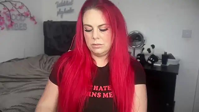 redxxxvixen online show from May 6, 2026, 12:32 pm