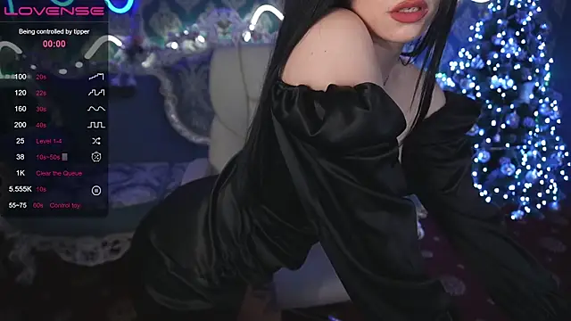 Snapshot of KitnissKiss chatting on December 9, 2024, 10:52 pm KitnissKiss online show from December 9, 2024, 10:52 pm