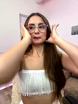 MiaaLoren online show from November 11, 2025, 10:54 pm