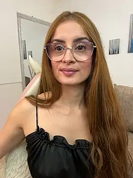 MiaaLoren online show from February 15, 2026, 6:04 pm