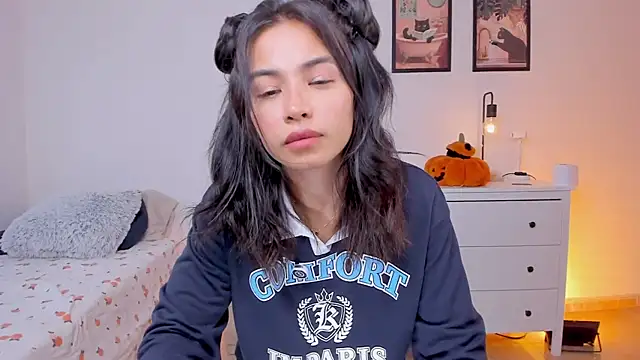 Adriennesexxx online show from October 1, 2025, 5:30 pm