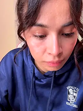 Adriennesexxx online show from December 5, 2025, 6:37 pm