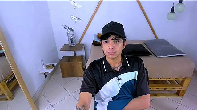 Snapshot of Brand_habes chatting on October 3, 2025, 2:03 pm Brand habes online show from October 3, 2025, 2:03 pm