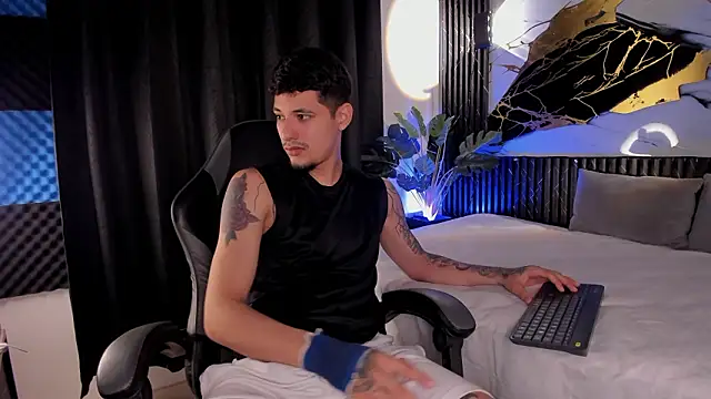 kyle smithxx online show from February 7, 2026, 4:05 am