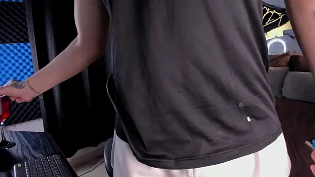 kyle smithxx online show from February 13, 2026, 4:08 am