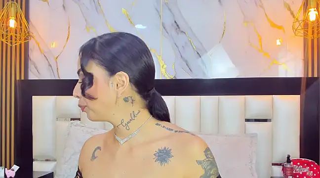 Snapshot of GiahDaniels chatting on December 4, 2024, 5:05 am GiahDaniels online show from December 4, 2024, 5:05 am