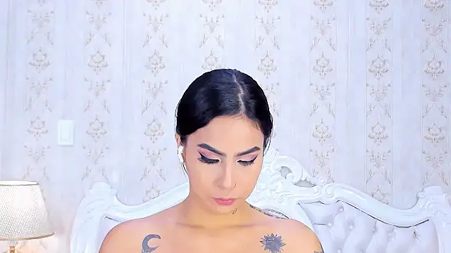 Snapshot of GiahDaniels chatting on December 4, 2024, 9:13 pm GiahDaniels online show from December 4, 2024, 9:13 pm