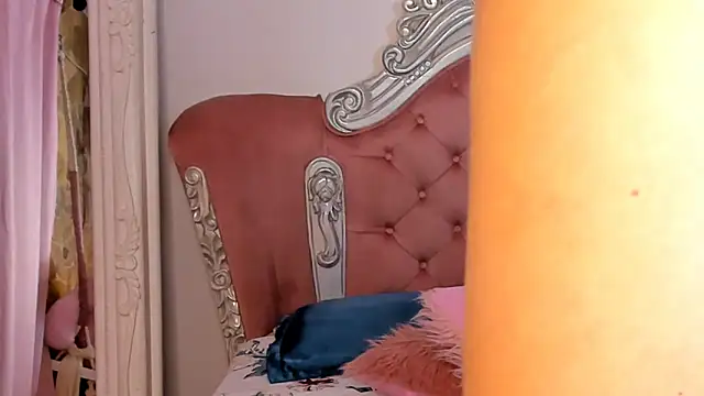 Snapshot of AngelineConnor chatting on January 30, 2025, 12:18 am AngelineConnor online show from January 30, 2025, 12:18 am