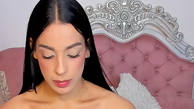 Snapshot of AngelineConnor chatting on February 13, 2025, 1:40 am AngelineConnor online show from February 13, 2025, 1:40 am