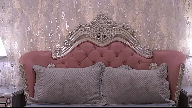 AngelineConnor online show from July 30, 2026, 10:20 pm