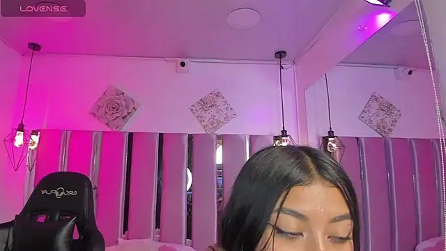 valery ws  online show from October 9, 2025, 9:02 pm