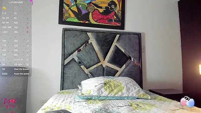 Vahiolet smith online show from November 3, 2025, 3:30 am