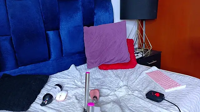 sofyqueen  online show from February 6, 2025, 4:03 pm