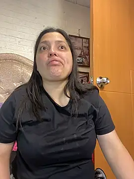 Snapshot of KataleyaStiward chatting on October 22, 2025, 12:38 pm KataleyaStiward online show from October 22, 2025, 12:38 pm