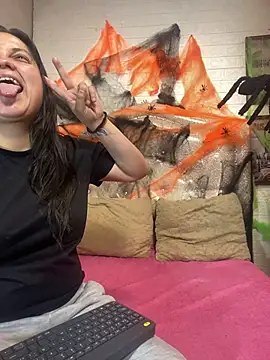 Snapshot of KataleyaStiward chatting on October 28, 2025, 12:52 pm KataleyaStiward online show from October 28, 2025, 12:52 pm