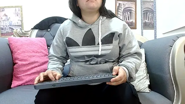 Snapshot of KataleyaStiward chatting on July 1, 2026, 1:13 pm KataleyaStiward online show from July 1, 2026, 1:13 pm