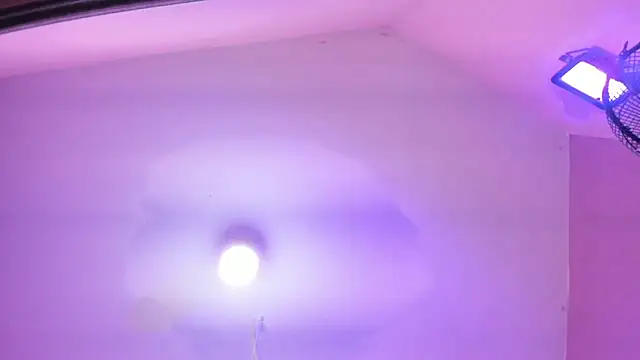 Snapshot of AnnySweett_ chatting on February 11, 2026, 3:17 pm AnnySweett online show from February 11, 2026, 3:17 pm