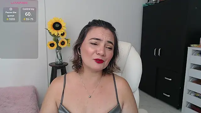 Snapshot of Ghada_milf chatting on December 14, 2024, 11:01 pm Ghada milf online show from December 14, 2024, 11:01 pm