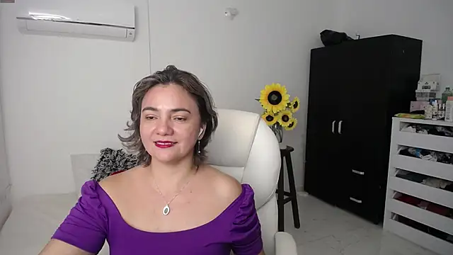 Snapshot of Ghada_milf chatting on March 7, 2025, 8:44 pm Ghada milf online show from March 7, 2025, 8:44 pm