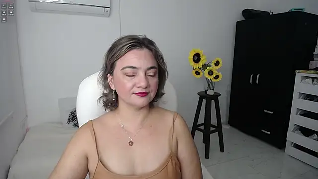 Snapshot of Ghada_milf chatting on March 17, 2025, 1:29 pm Ghada milf online show from March 17, 2025, 1:29 pm