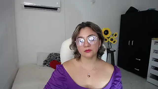 Snapshot of Ghada_milf chatting on March 23, 2025, 3:54 am Ghada milf online show from March 23, 2025, 3:54 am