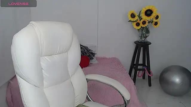 Snapshot of Ghada_milf chatting on October 6, 2025, 10:51 pm Ghada milf online show from October 6, 2025, 10:51 pm