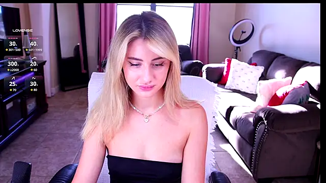 Naughty-Kitty1 online show from September 23, 2025, 10:02 pm