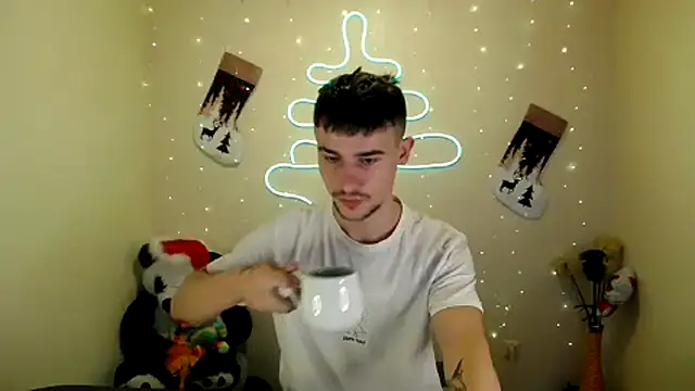 Snapshot of Mike_severi2 chatting on December 17, 2024, 5:29 am Mike severi2 online show from December 17, 2024, 5:29 am