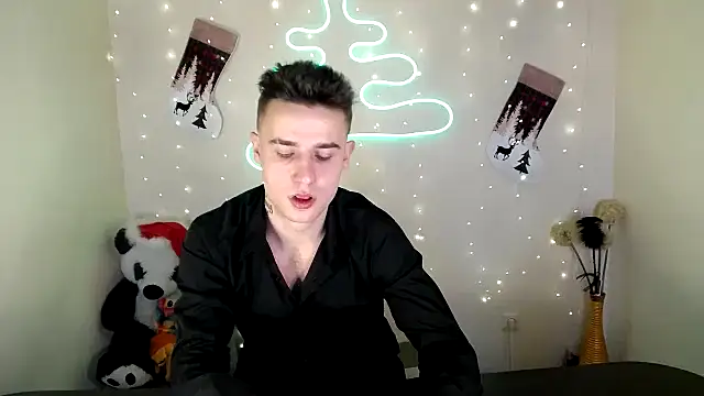 Snapshot of Mike_severi2 chatting on December 19, 2024, 10:24 am Mike severi2 online show from December 19, 2024, 10:24 am