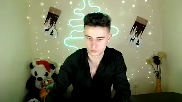 Snapshot of Mike_severi2 chatting on December 19, 2024, 1:40 pm Mike severi2 online show from December 19, 2024, 1:40 pm