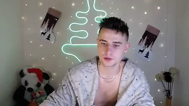 Snapshot of Mike_severi2 chatting on December 21, 2024, 9:55 am Mike severi2 online show from December 21, 2024, 9:55 am