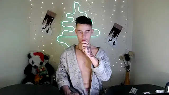 Snapshot of Mike_severi2 chatting on December 21, 2024, 1:10 pm Mike severi2 online show from December 21, 2024, 1:10 pm