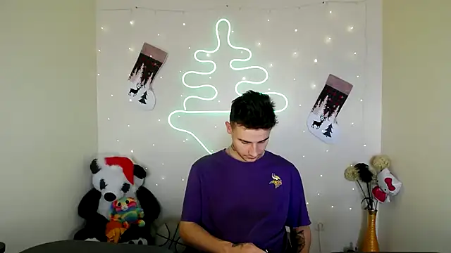 Snapshot of Mike_severi2 chatting on December 26, 2024, 11:21 am Mike severi2 online show from December 26, 2024, 11:21 am