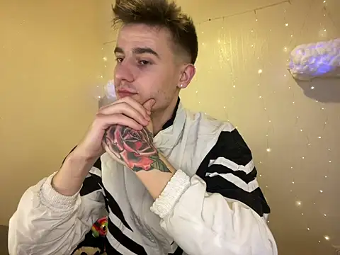 Snapshot of Mike_severi2 chatting on February 3, 2025, 12:14 pm Mike severi2 online show from February 3, 2025, 12:14 pm