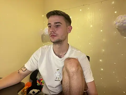 Snapshot of Mike_severi2 chatting on February 9, 2025, 11:36 am Mike severi2 online show from February 9, 2025, 11:36 am