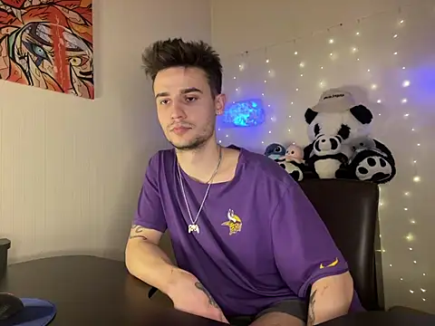 Snapshot of Mike_severi2 chatting on February 22, 2025, 1:24 pm Mike severi2 online show from February 22, 2025, 1:24 pm