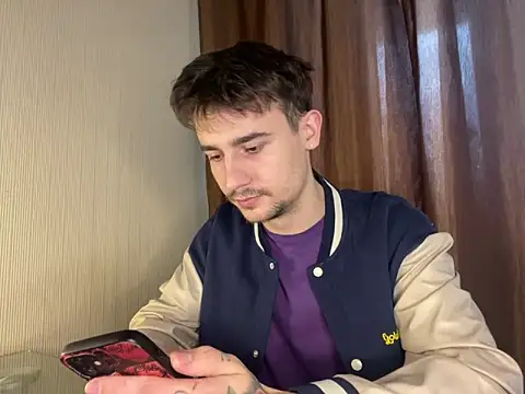 Snapshot of Mike_severi2 chatting on March 3, 2025, 12:58 pm Mike severi2 online show from March 3, 2025, 12:58 pm