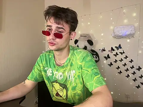 Snapshot of Mike_severi2 chatting on March 21, 2025, 9:12 am Mike severi2 online show from March 21, 2025, 9:12 am