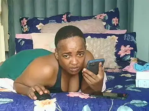 Snapshot of Amberbela chatting on December 9, 2024, 2:49 pm Amberbela online show from December 9, 2024, 2:49 pm