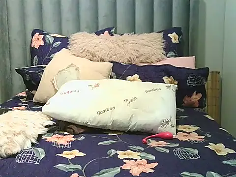 Snapshot of Amberbela chatting on December 13, 2024, 11:50 pm Amberbela online show from December 13, 2024, 11:50 pm