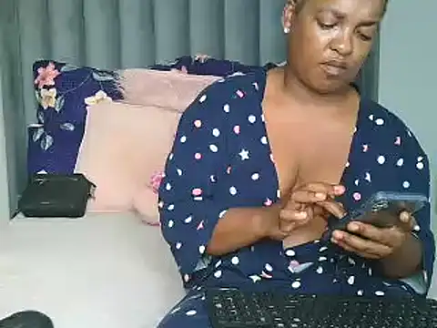 Snapshot of Amberbela chatting on February 3, 2025, 10:58 am Amberbela online show from February 3, 2025, 10:58 am