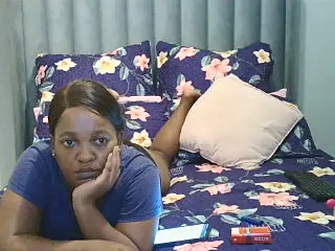 Snapshot of Amberbela chatting on February 15, 2025, 3:52 am Amberbela online show from February 15, 2025, 3:52 am