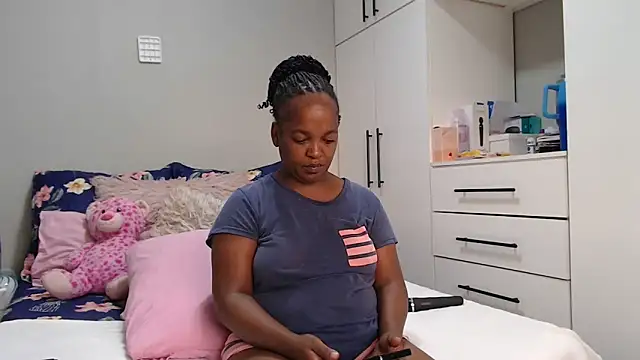 Amberbela online show from March 25, 2026, 4:40 am