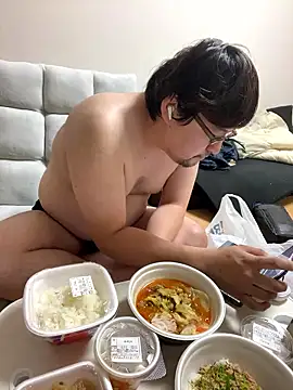 yuuki198912 online show from October 28, 2025, 2:09 pm